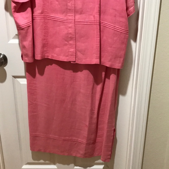 Women’s Plus Size 2-Piece Set - Picture 2 of 4